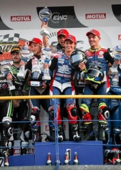 Podium 8h Oschersleben : victoire F.C.C. TSR Honda France