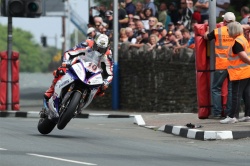 Tourist Trophy : le Senior TT pour Hickman - crédit photo : Dave Kneen/Pacemaker Press