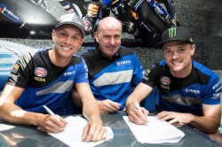 Michael van der Mark, Eric de Seyne et Alex Lowes - crédit photo : Yamaha Racing