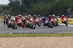 WSBK : 3 courses par week-end dès 2019