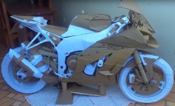 Kawasaki ZX10R carton taille réelle