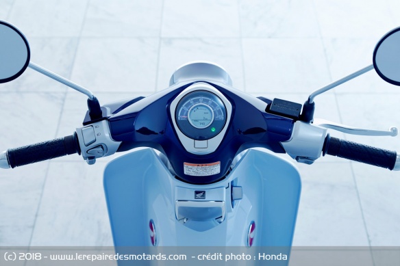 Le compteur du Honda C125 Super Cub