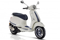 Vespa Primavera Yacht Club