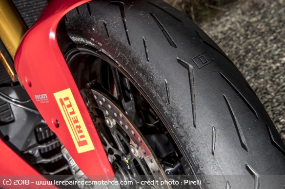 Pneu avant Pirelli Diablo Rosso Corsa II