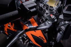 KTM rappel les Duke R et Super Duke R / GT - crédit photo : KTM