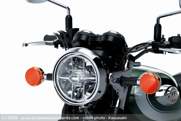 Phare de la Kawasaki W800