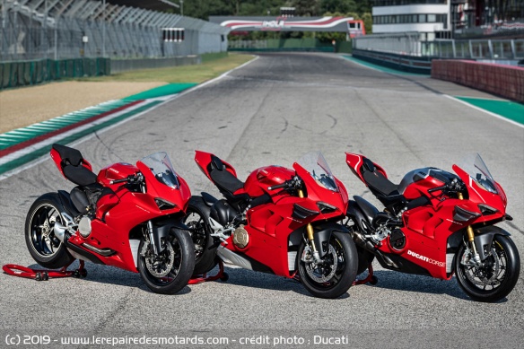 La gamme Panigale au complet avec la V2, la V4 S et la V4 R