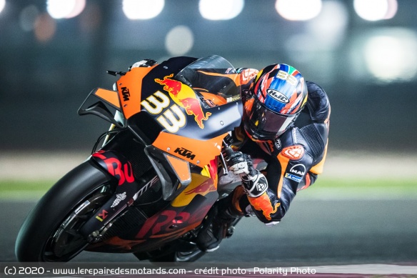 Brad Binder mène les KTM RC16 avec une 9e place