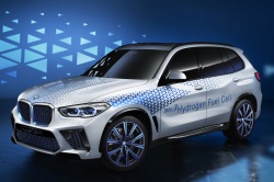 Les véhicules à hydrogène, comme la BMW i Hydrogen NEXT, ont besoin d'une avancée dans la production du combustible pour pouvoir se développer - Crédit photo : BMW Group