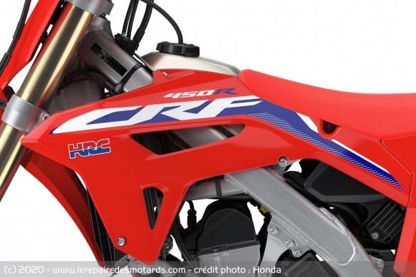 Les carénages et design ont été revus sur la CRF450R