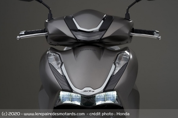 Face avant du Honda SH350i