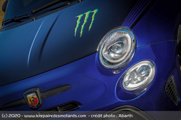 Phares de l'Abarth 695 Monster Energy Yamaha