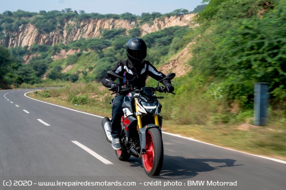 La BMW G 310 R 2021