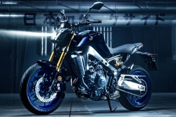 Roadster Yamaha MT-09 SP