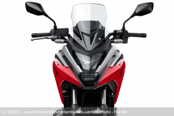 La NC750X reçoit un nouveau phare avant