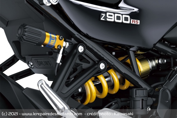 La Z900RS SE reçoit un amortisseur Öhlins S46