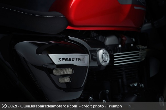 Cache latéral de la Triumph Speed Twin