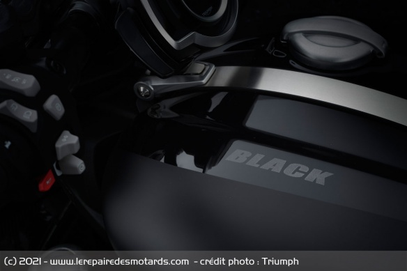 Triumph Rocket 3 R & GT Black