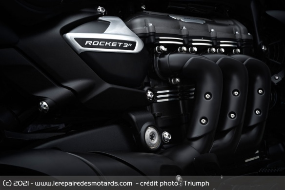 Moteur 3 cylindres des Triumph Rocket 3 Black