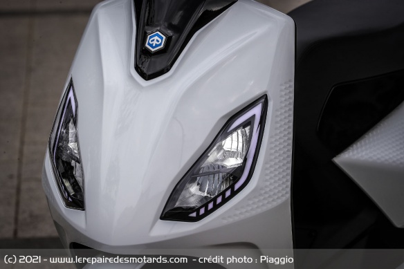 Phares à LED du Piaggio 1