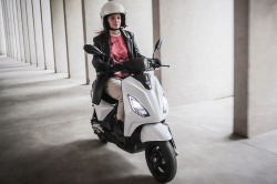 Scooter électrique Piaggio 1