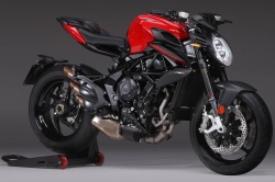 La Brutale Rosso 800 représente aujourd'hui l'entrée de gamme de MV Agusta