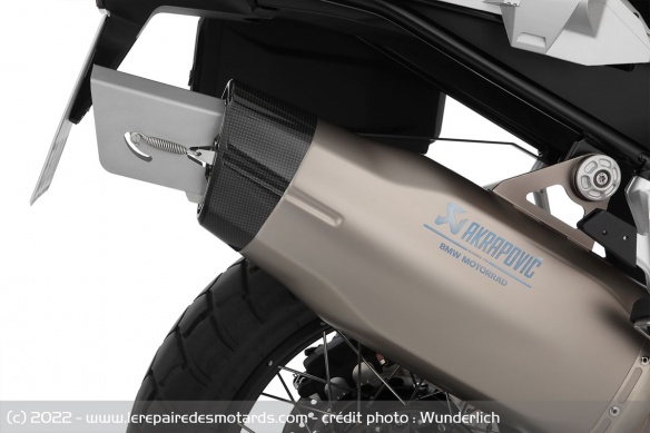 Le Gonzzoo existe aussi en version Sport pour les silencieux Akrapovic des 1250