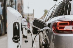 Près de 2 milliards pour les bornes électriques - Crédit photo : Rawpixel/Envato