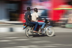 Le Nigeria va interdire la vente de motos - Crédit photo : Olasunkanmiariyo / CC BY-SA 4.0 / Wikimedia Commons