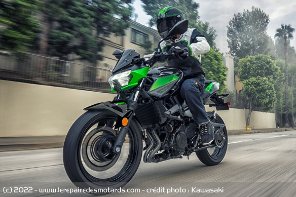 Kawasaki Z400 2023