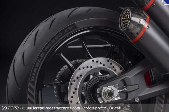 Pneu Pirelli Diablo Rosso IV de la Ducati Monster SP