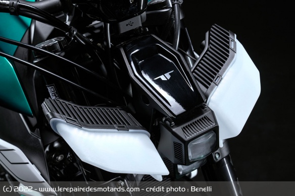 Roadster Benelli Tornado Naked Twin 500