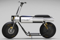 Un scooter électrique futuriste à panneaux solaires - Crédit : Fajar Ismail