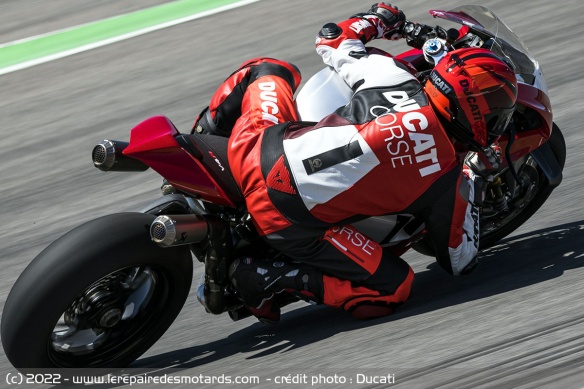 Ducati Corse Panigale V4 R