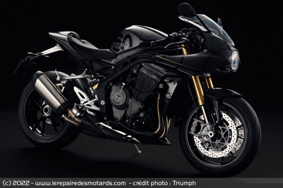 Triumph Speed Triple 1200 RR Bond Edition