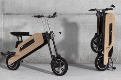 Un scooter électrique pliable en bambou