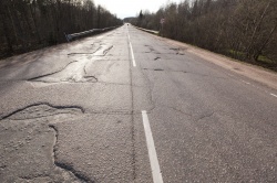L'Etat se désengage de l'entretien des routes - Crédit : Envato