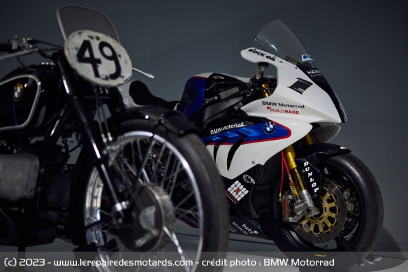 Les sportives BMW du Tourist Trophy ont bien changer en l'espace de 75 ans