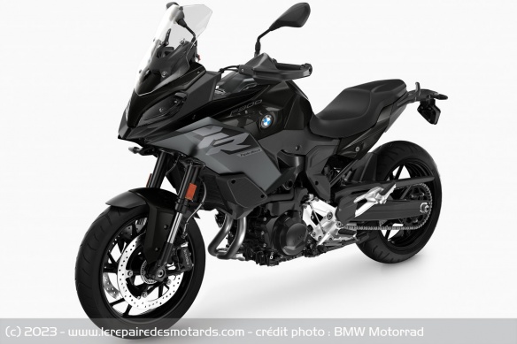 BMW F900XR Triple Black