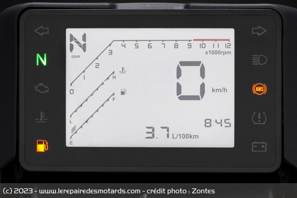 Le compteur, seule différence entre le modèle standard et la X