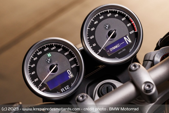 Double compteur de la BMW R 12 nineT