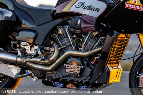 Bagger racing Indian Challenger RR