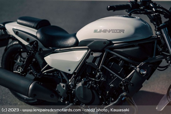 Le bicylindre est repris des Ninja 400 et Z400