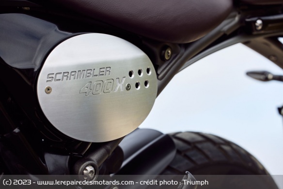 Plaque latérale de la Triumph Scrambler 400X