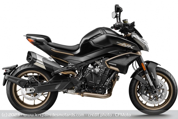 Le roadster CFMoto 800NK Advanced