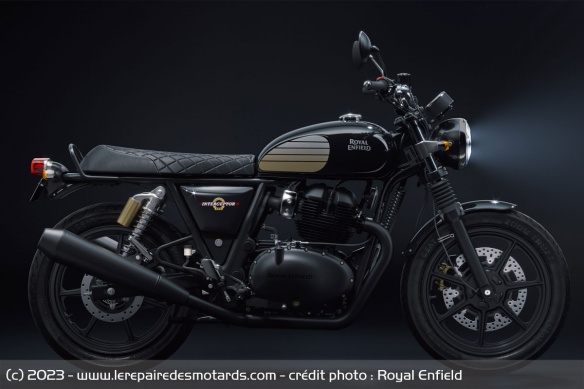 Royal Enfield Interceptor 650 Black Edition Black Ray