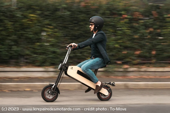 Le TOM revendique 50 km d'autonomie et une vitesse de pointe de 45 km/h