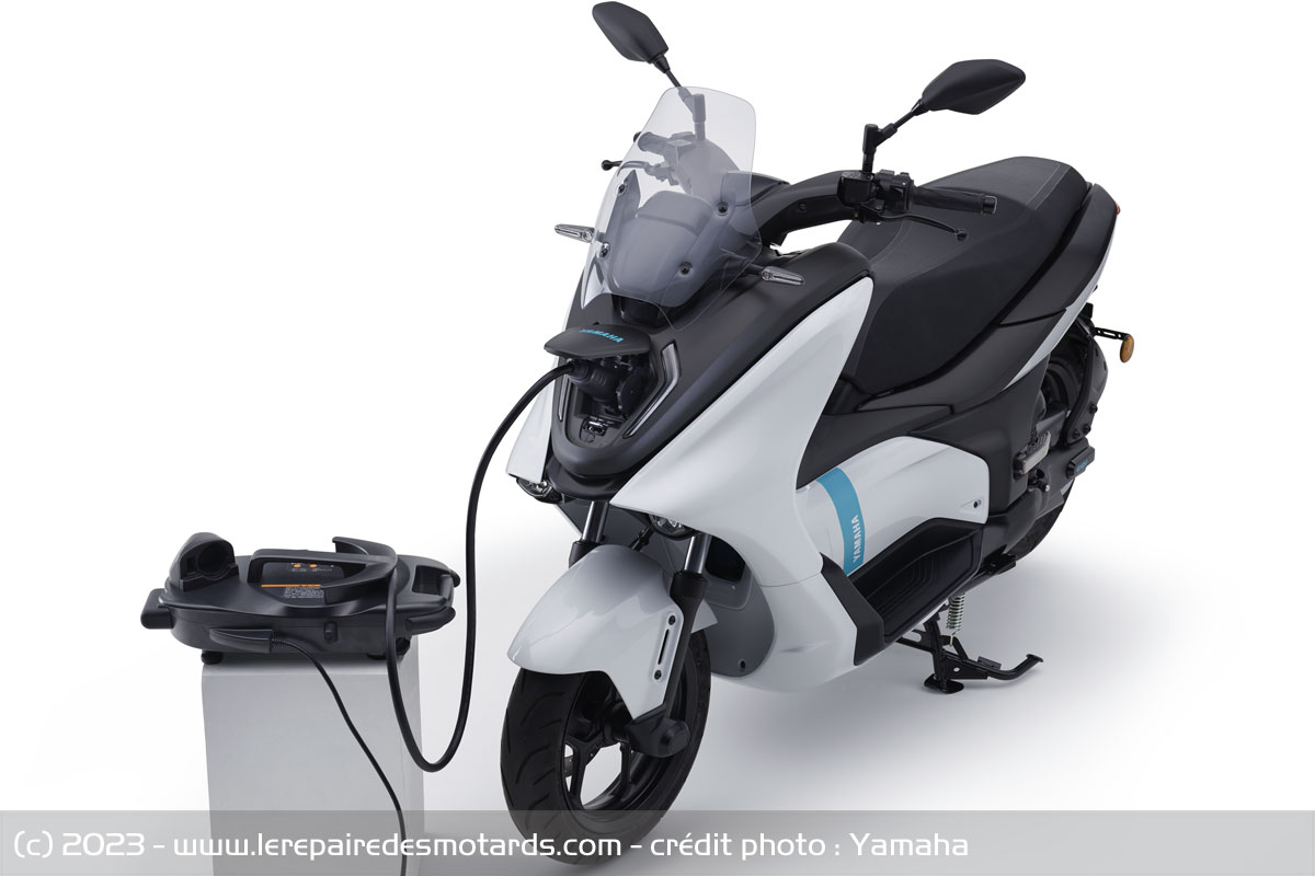 Yamaha Booster électrique : prix, autonomie, performances, recharge, vitesse