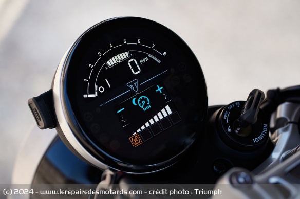 Le compteur de la Triumph Speed Twin 1200