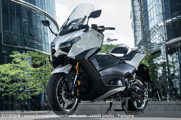 Maxi-scooter Yamaha TMAX Tech MAX 2025